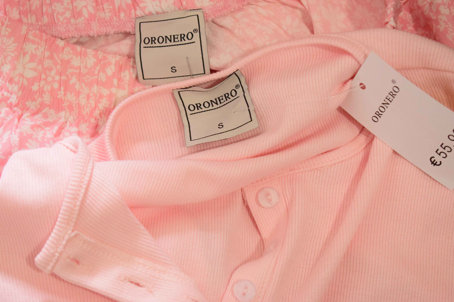 Ensemble de pyjama Oronero rose pâle à manches longues et motif floral