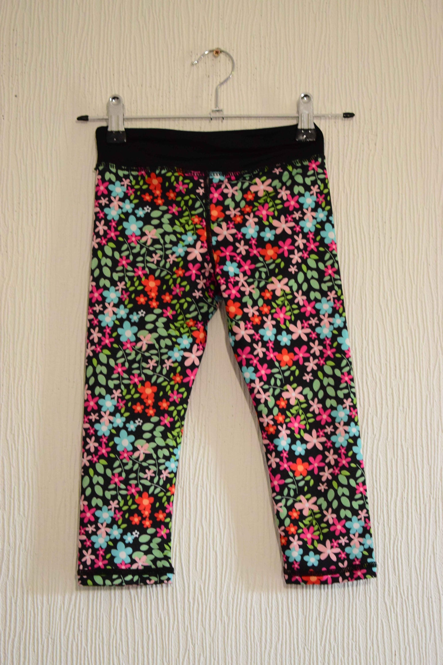 Pantacourt / Legging Court à Motif Petites Fleurs – Multicolore 3 Ans