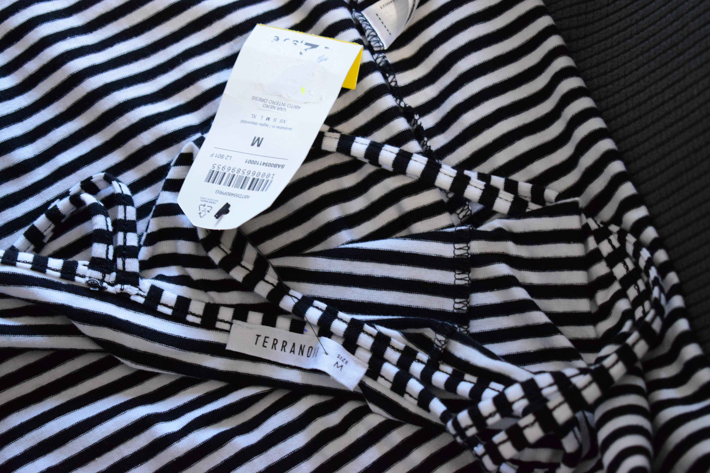Robe moulante à rayures horizontales noir et blanc M