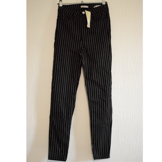 Pantalon slim stretch noir à fines rayures blanches – Taille 34