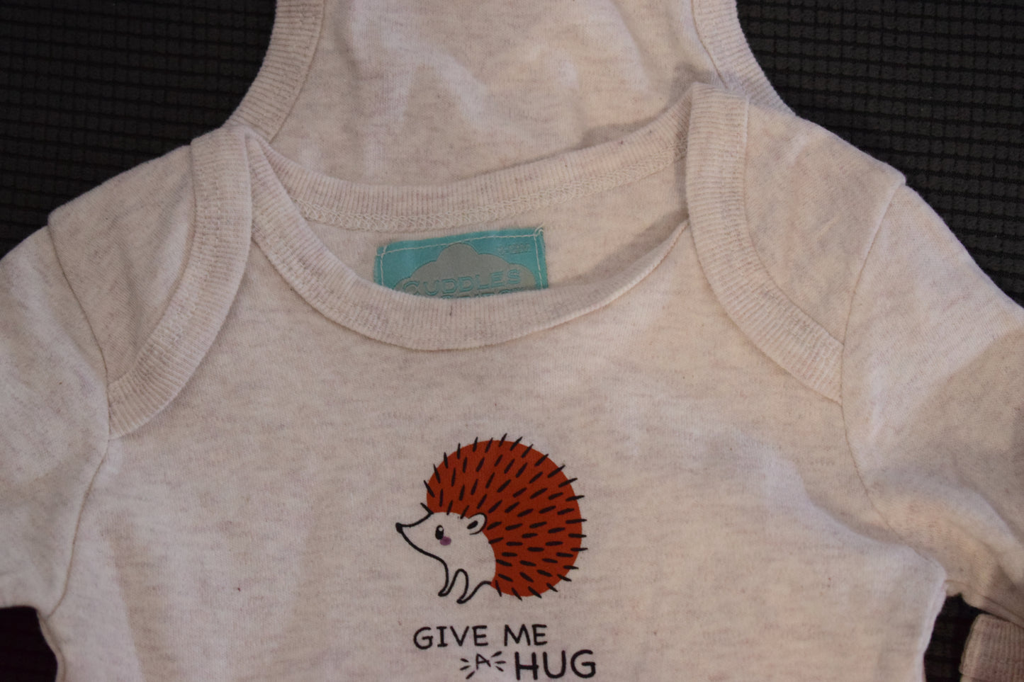 Body Bébé à Manches Longues "Give Me A Hug" - Motif Hérisson