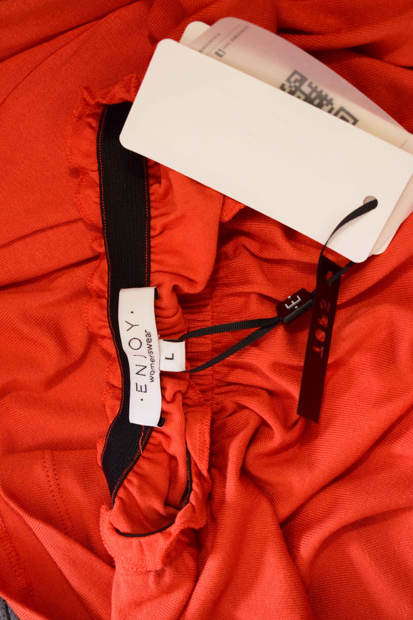Blouse Enjoy à manches longues orange brûlé avec col volanté