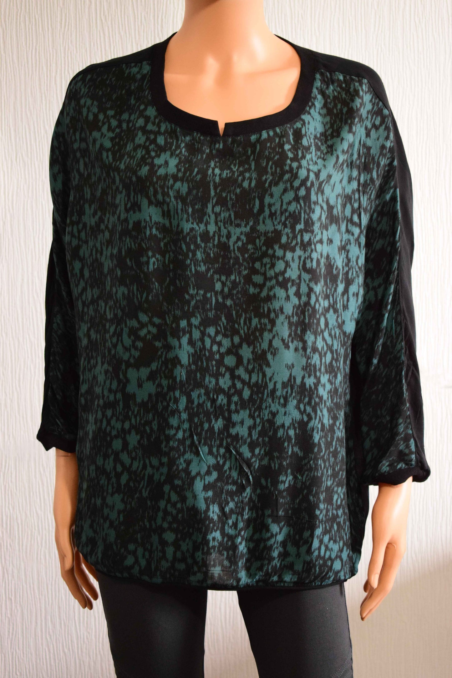 Blouse fluide imprimée vert canard et noir 42