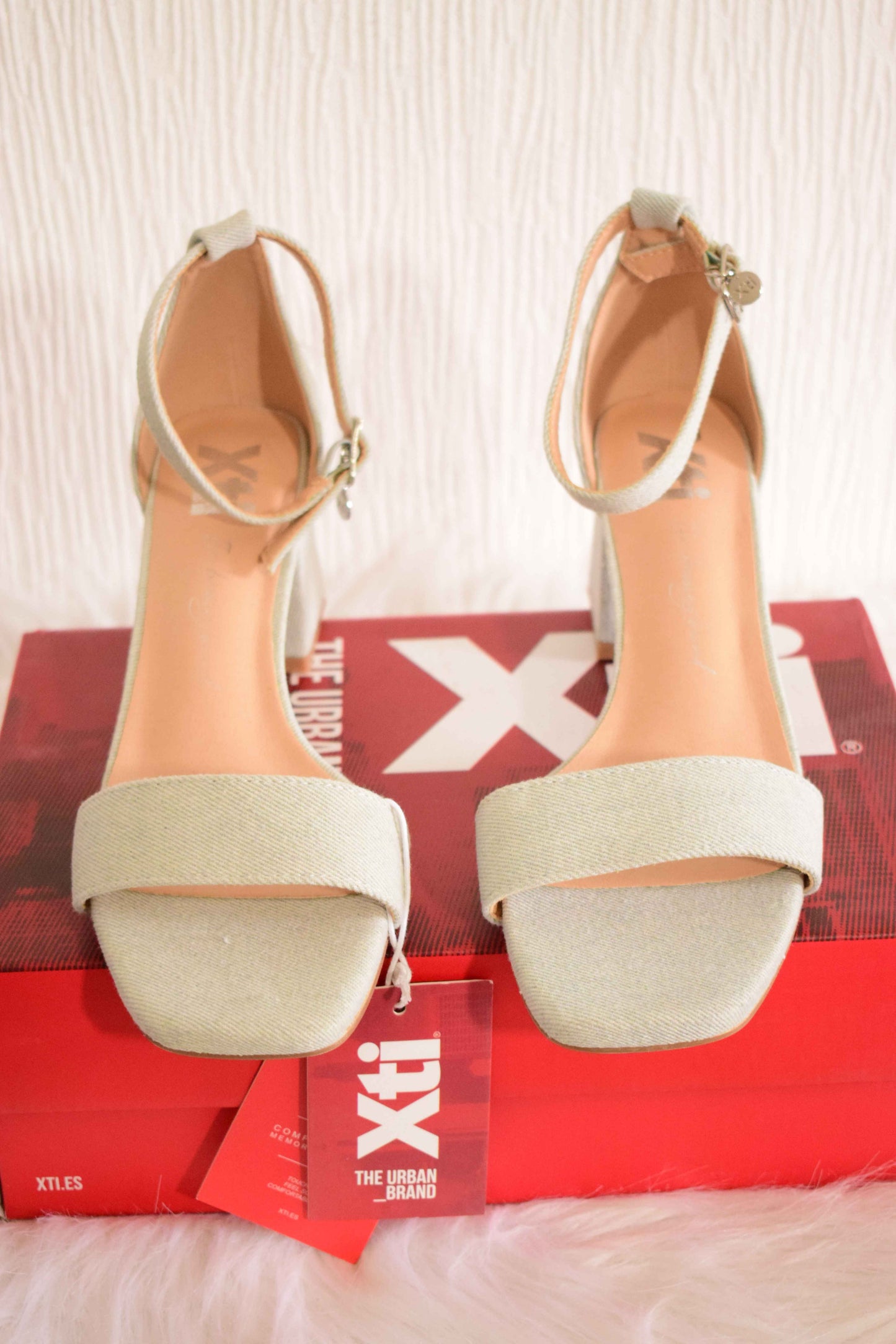 Sandales à Talon Carré en Toile Denim Clair – Xti 38