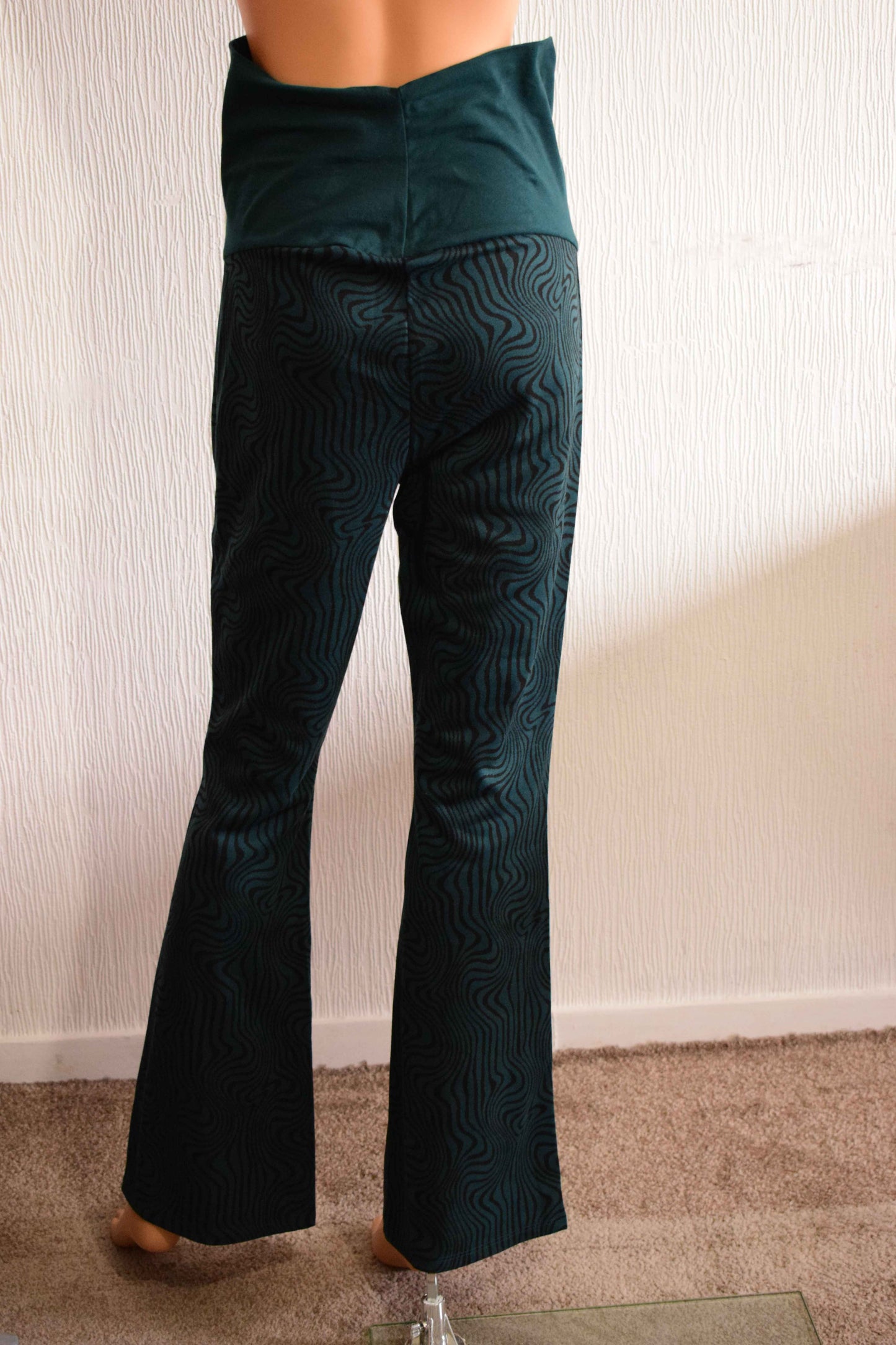 Pantalon Supermom évasé à motifs ondulés vert canard S