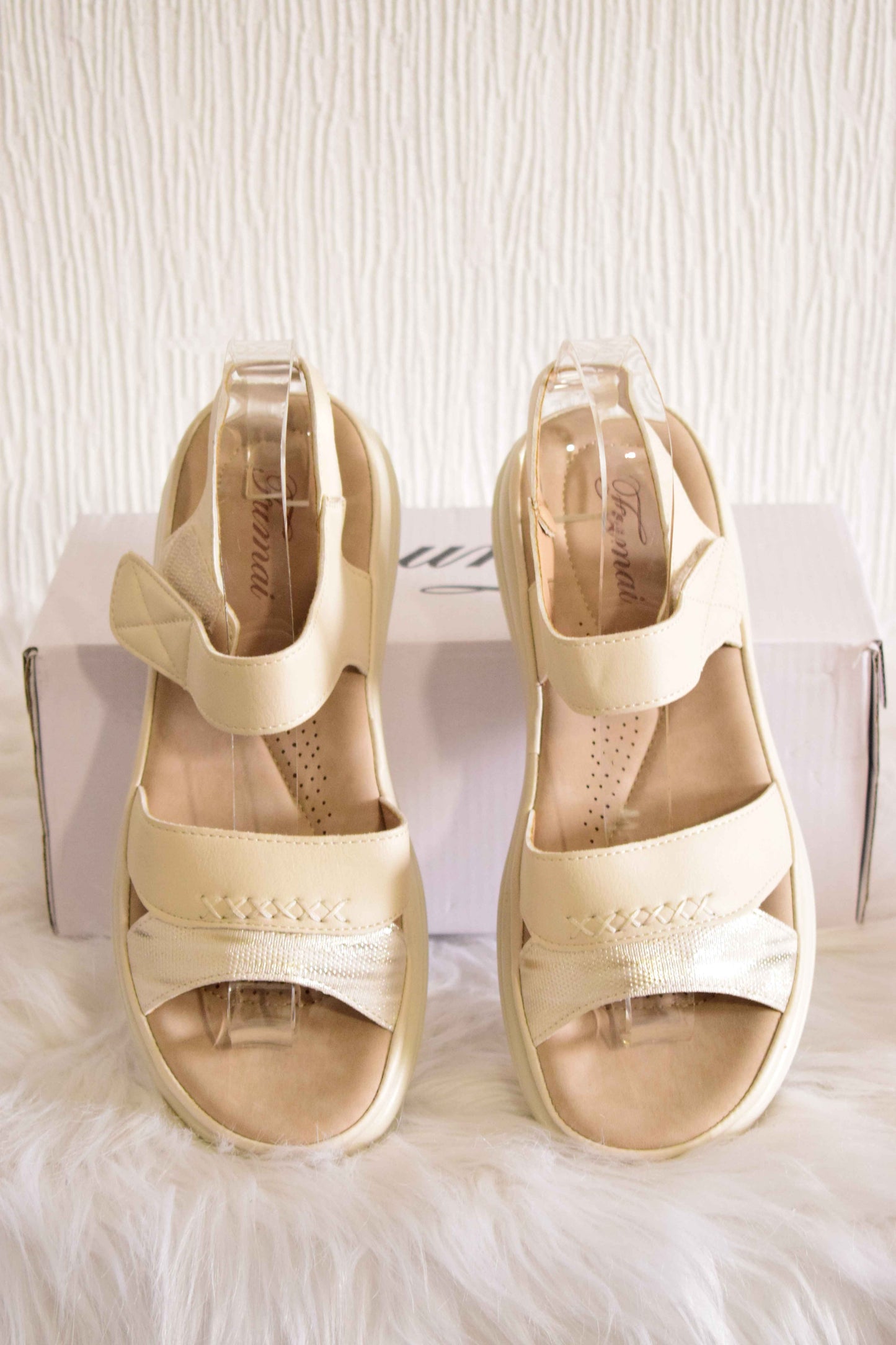 Sandales Confort Beige Nude à Brides Scratch & Détail Irise