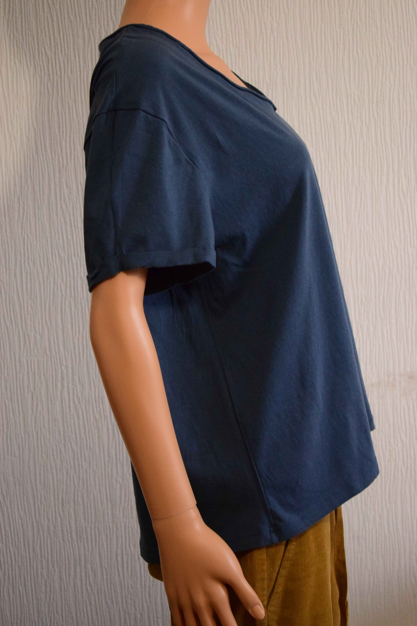 T-Shirt Col V Manches Retroussées Hanes