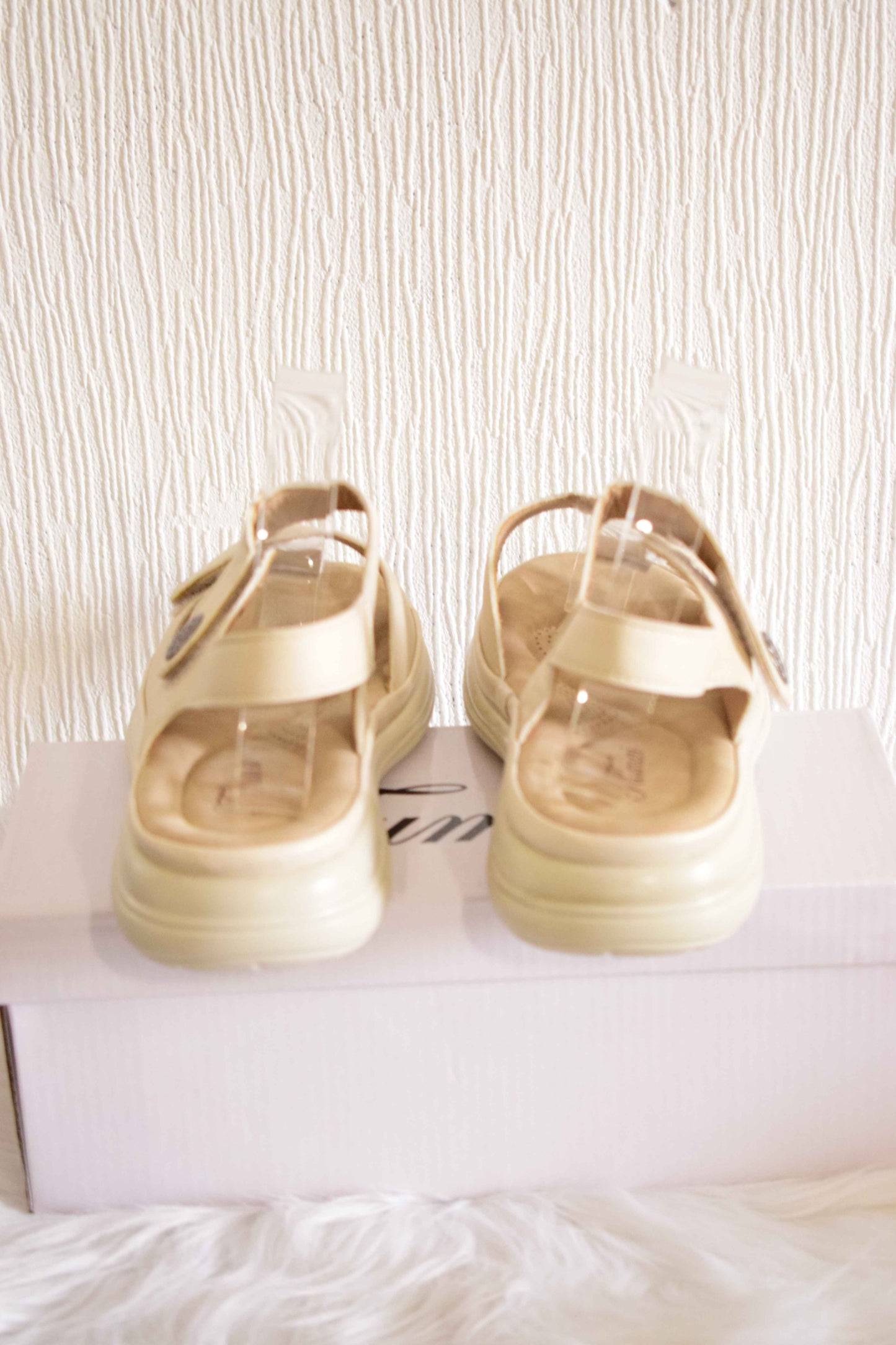 Sandales Confort Ajustables Beige / Crème Fumai 40