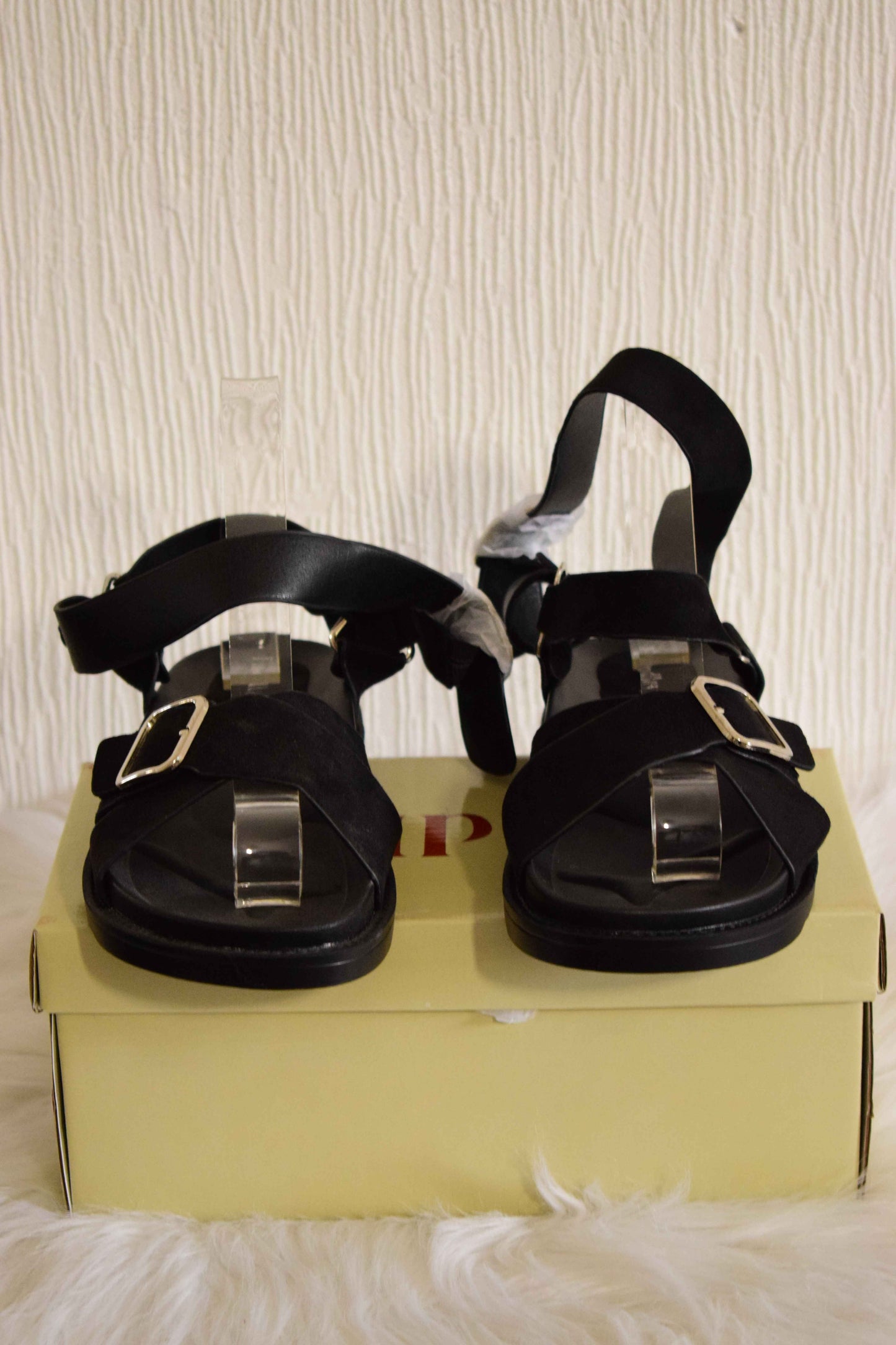 Sandales Plateformes Femme Noires en Daim & Cuir à Boucle Argentée – Findlay 37