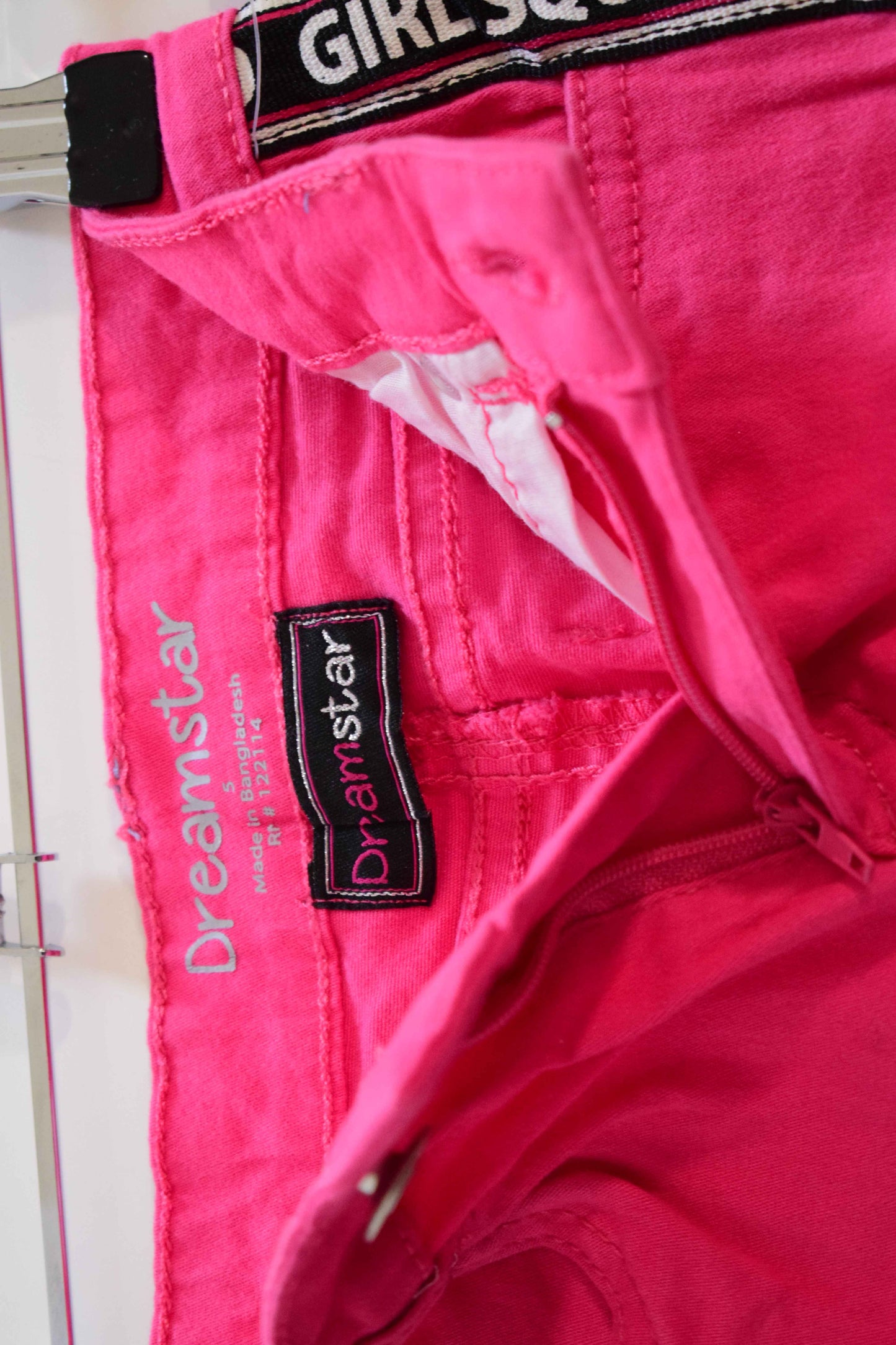 Short en twill rose fuchsia brodé roses – Neuf avec étiquette 2ans