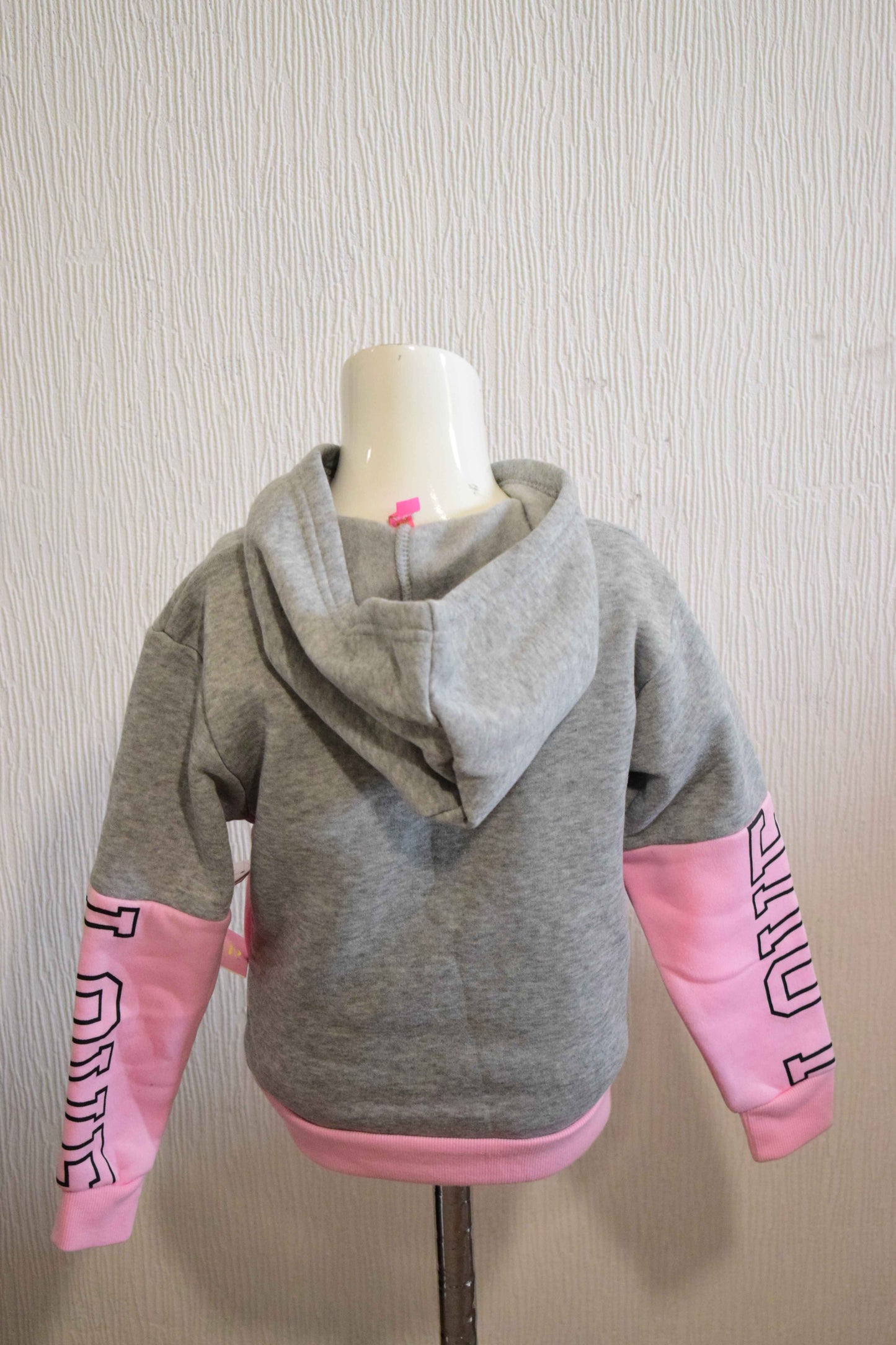 Sweat à capuche bicolore gris et rose avec imprimé "LOVE" pour fille 7 Ans