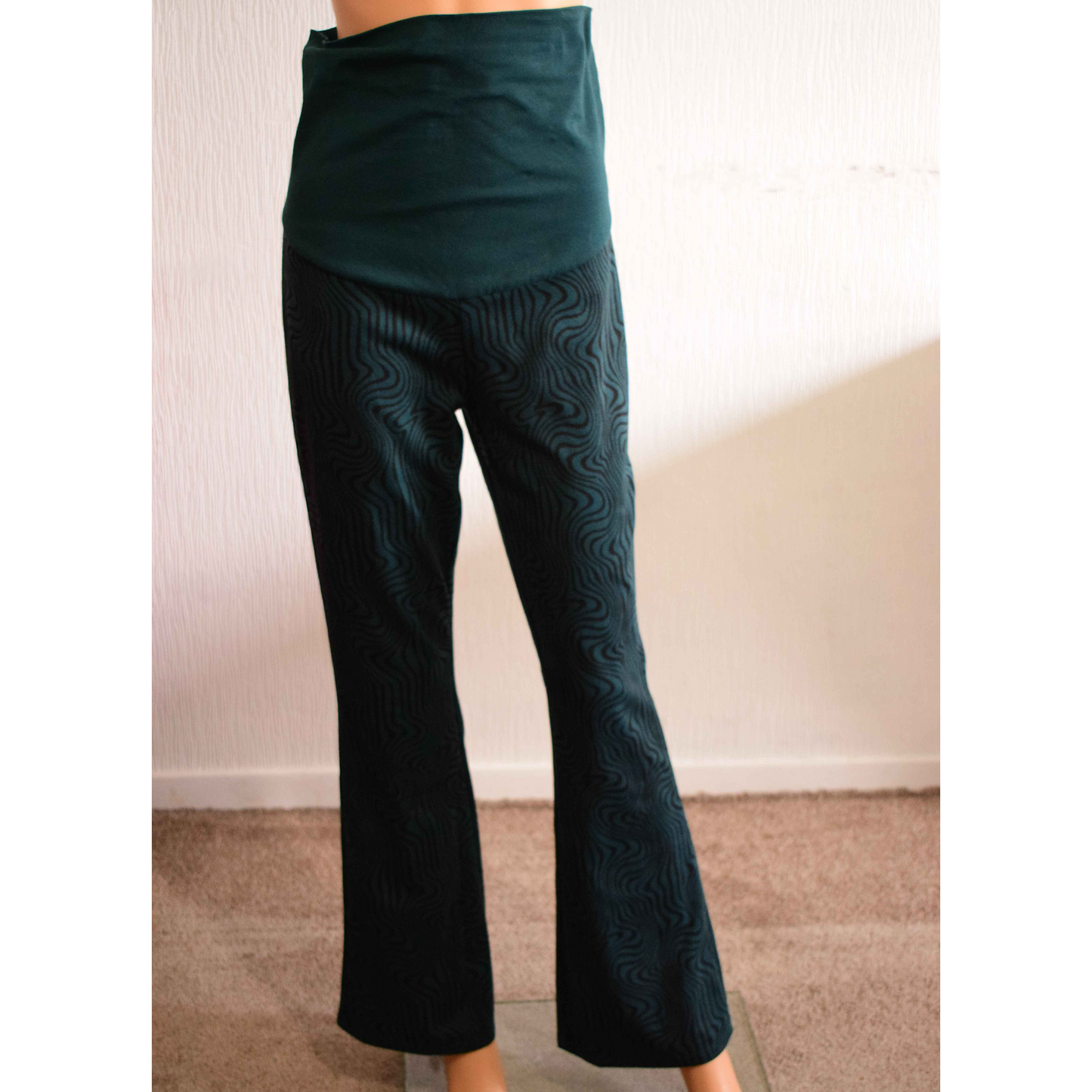 Pantalon Supermom évasé à motifs ondulés vert canard S
